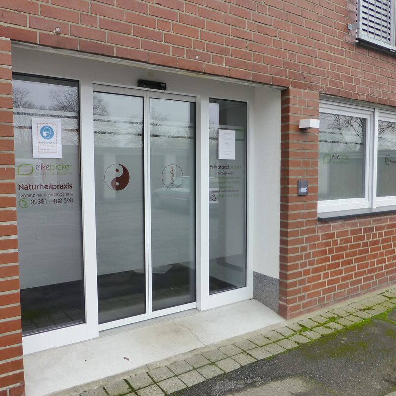 Eingang der Privatpraxis Jürgen Vogt