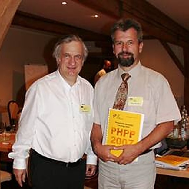 2008 az eslő fordítási példány Dr Feist W. és Benécs J.