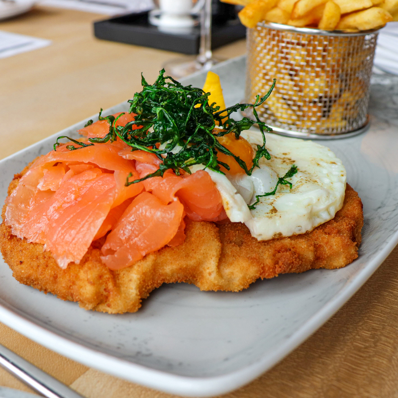 Schnitzelvariation "Holsteiner Art"