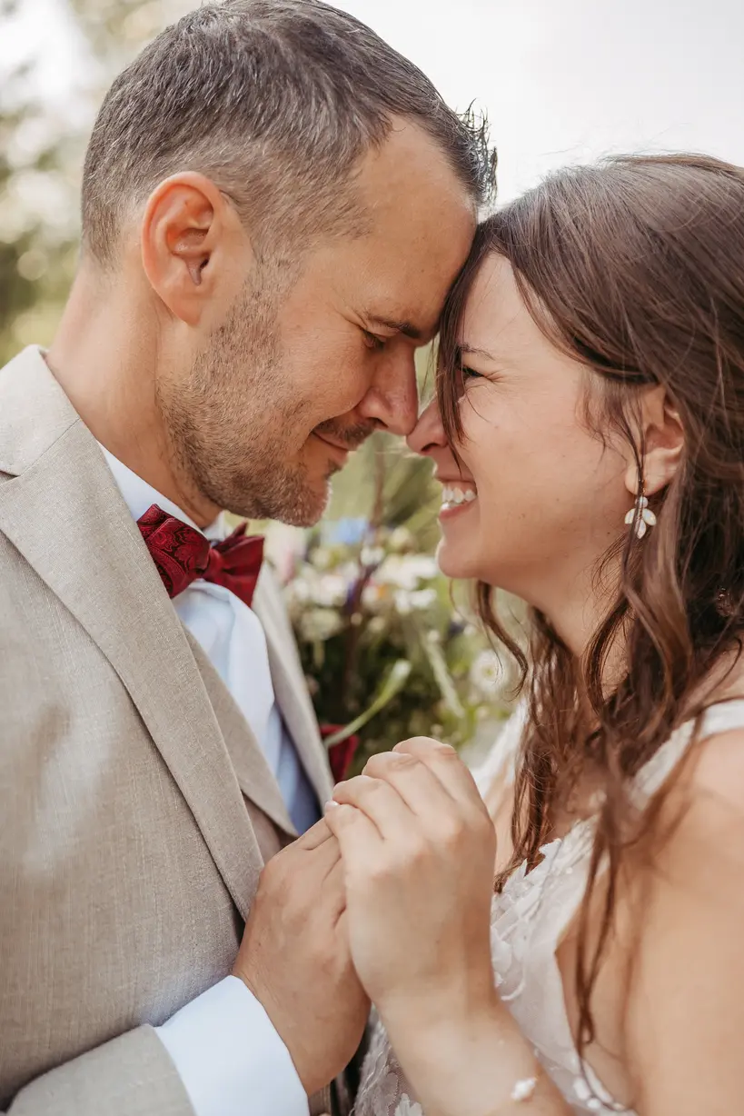 Ein Hochzeits Fotoshooting in Berlin mit einem glücklichen Brautpaar